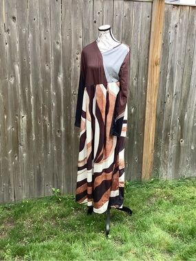 Women’s Long Sleeve Multi-Color Maxi Dress - Brown & Cream Pattern
